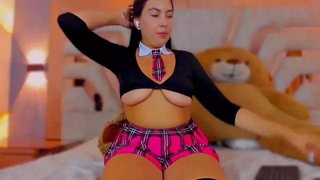 Explore our live girls sluts from our Custom and Multi clubs and checkout exclusive access to highly interactive content, such as shape, hair, titties, pussy type and many more.