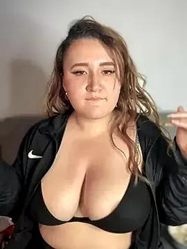 MaddyLuu_ webcams show profile image 
