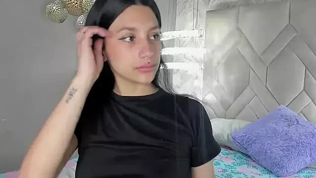 Explore our live girls sluts from our Custom and Multi clubs and checkout exclusive access to highly interactive content, such as shape, hair, titties, pussy type and many more.