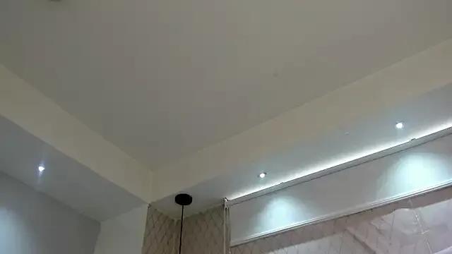 Madhi_evans from StripChat is Freechat