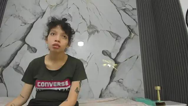 Explore our live girls sluts from our Custom and Multi clubs and checkout exclusive access to highly interactive content, such as shape, hair, titties, pussy type and many more.