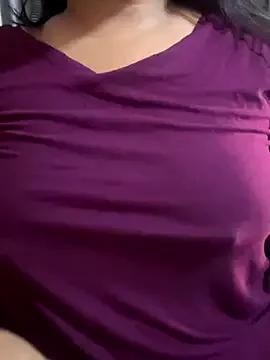 Maggi-is-back webcams show profile image 