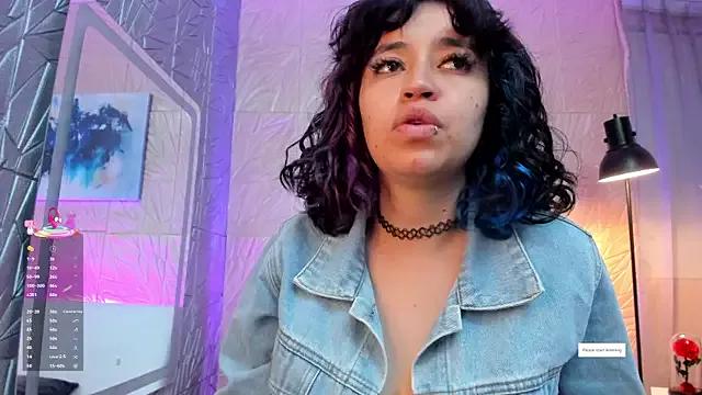 MAGIC_SOFI from StripChat is Freechat