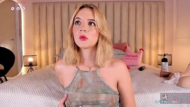 Maia_Collins from StripChat is Freechat