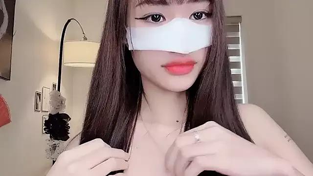 Photos of MaiLiiil from StripChat is Freechat