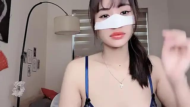 Photos of MaiLiiil from StripChat is Freechat