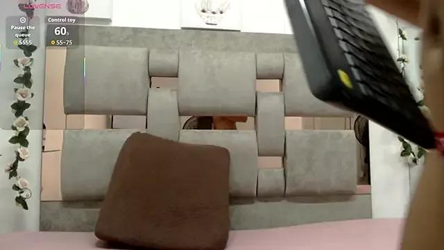 Explore our live girls sluts from our Custom and Multi clubs and checkout exclusive access to highly interactive content, such as shape, hair, titties, pussy type and many more.