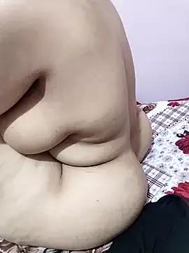 Mama_Queen_ from StripChat is Freechat