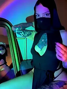 mamiedonuts from StripChat