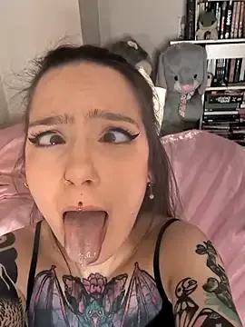 mamiedonuts from StripChat