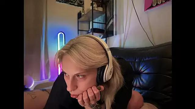 Mannarie_Madsinn from StripChat