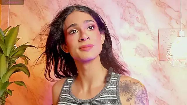 Mara_friendboy699 from StripChat