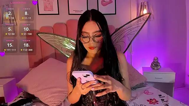 Explore our live girls sluts from our Custom and Multi clubs and checkout exclusive access to highly interactive content, such as shape, hair, titties, pussy type and many more.