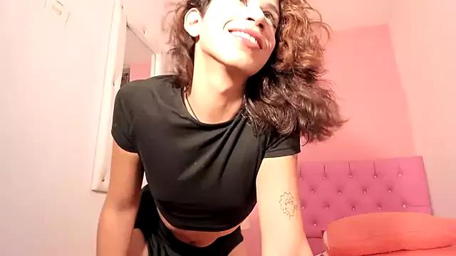 Explore our live girls sluts from our Custom and Multi clubs and checkout exclusive access to highly interactive content, such as shape, hair, titties, pussy type and many more.
