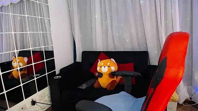 Explore our live girls sluts from our Custom and Multi clubs and checkout exclusive access to highly interactive content, such as shape, hair, titties, pussy type and many more.