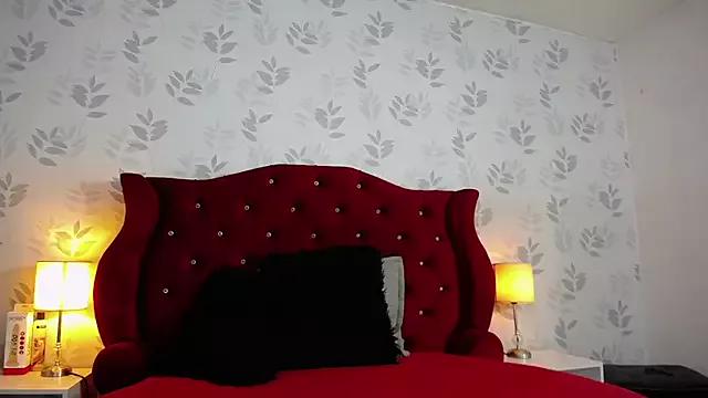 Explore our live girls sluts from our Custom and Multi clubs and checkout exclusive access to highly interactive content, such as shape, hair, titties, pussy type and many more.