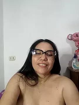 Maria20Fer from StripChat is Freechat