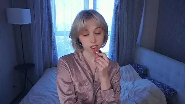 MariamBayse from StripChat is Freechat
