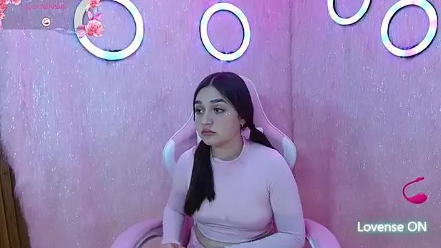 Explore our live girls sluts from our Custom and Multi clubs and checkout exclusive access to highly interactive content, such as shape, hair, titties, pussy type and many more.