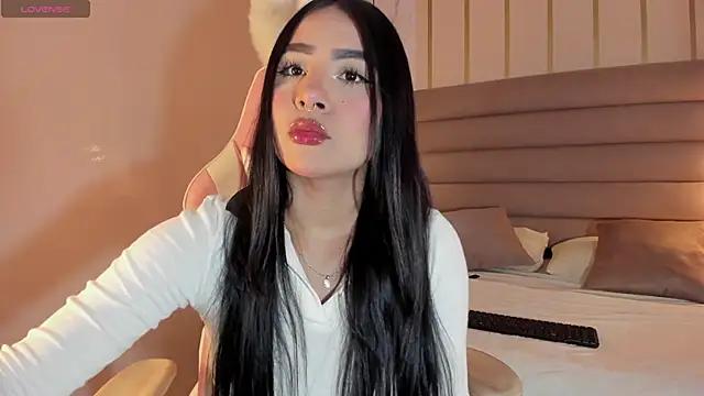 Explore our live girls sluts from our Custom and Multi clubs and checkout exclusive access to highly interactive content, such as shape, hair, titties, pussy type and many more.