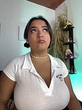 Explore our live girls sluts from our Custom and Multi clubs and checkout exclusive access to highly interactive content, such as shape, hair, titties, pussy type and many more.