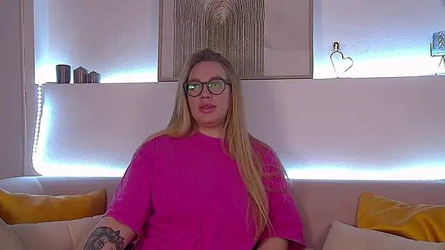 Explore our live girls sluts from our Custom and Multi clubs and checkout exclusive access to highly interactive content, such as shape, hair, titties, pussy type and many more.