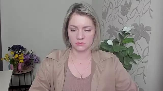 Explore our live girls sluts from our Custom and Multi clubs and checkout exclusive access to highly interactive content, such as shape, hair, titties, pussy type and many more.