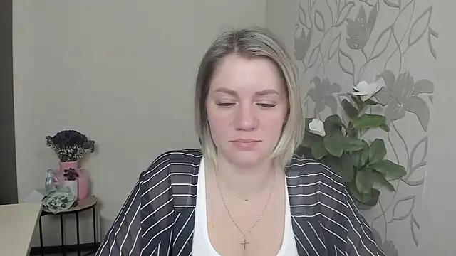 Explore our live girls sluts from our Custom and Multi clubs and checkout exclusive access to highly interactive content, such as shape, hair, titties, pussy type and many more.