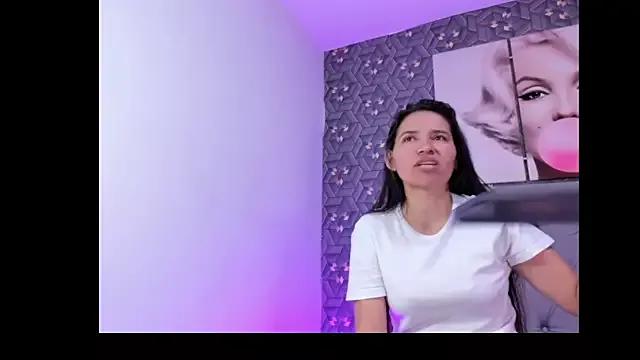 Marie_G33 from StripChat is Freechat