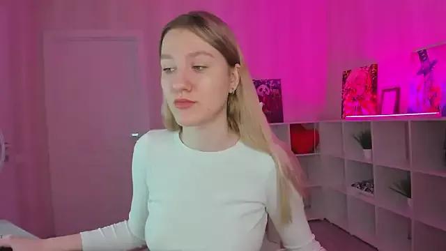 Explore our live girls sluts from our Custom and Multi clubs and checkout exclusive access to highly interactive content, such as shape, hair, titties, pussy type and many more.