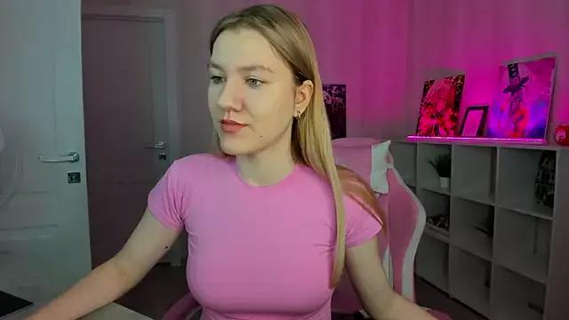 Explore our live girls sluts from our Custom and Multi clubs and checkout exclusive access to highly interactive content, such as shape, hair, titties, pussy type and many more.
