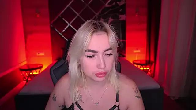 Explore our live girls sluts from our Custom and Multi clubs and checkout exclusive access to highly interactive content, such as shape, hair, titties, pussy type and many more.