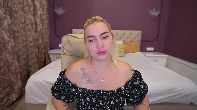 MariellaVV from StripChat is Freechat