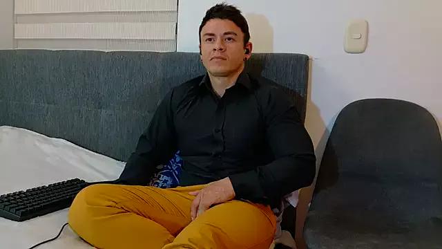 MarksMuscle from StripChat is Freechat