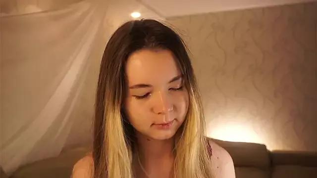 MarlinVarian from StripChat is Freechat