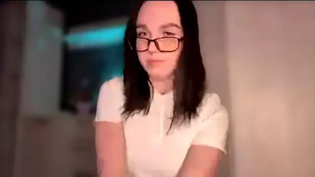 MarniFindley webcams show profile image 