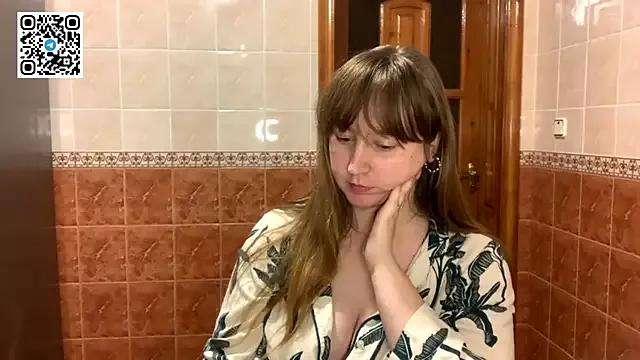 MaroonMoon_ from StripChat is Freechat