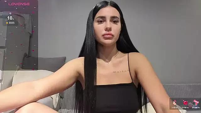 Explore our live girls sluts from our Custom and Multi clubs and checkout exclusive access to highly interactive content, such as shape, hair, titties, pussy type and many more.