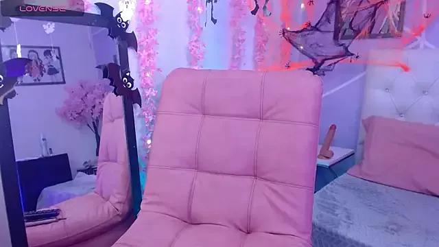 Explore our live girls sluts from our Custom and Multi clubs and checkout exclusive access to highly interactive content, such as shape, hair, titties, pussy type and many more.