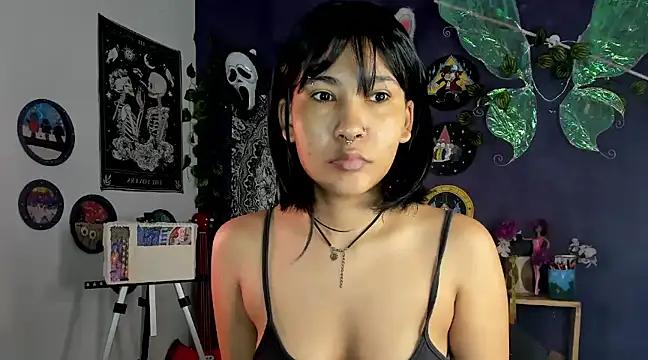 Explore our live girls sluts from our Custom and Multi clubs and checkout exclusive access to highly interactive content, such as shape, hair, titties, pussy type and many more.
