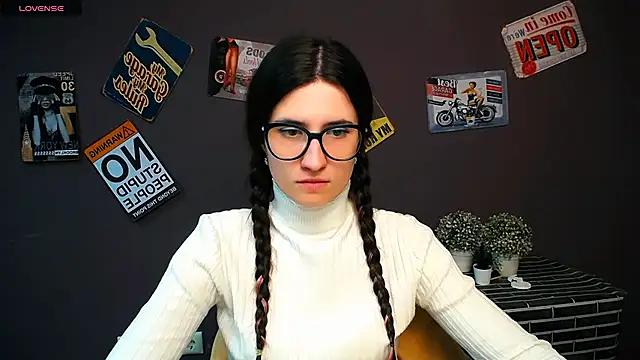 Explore our live girls sluts from our Custom and Multi clubs and checkout exclusive access to highly interactive content, such as shape, hair, titties, pussy type and many more.