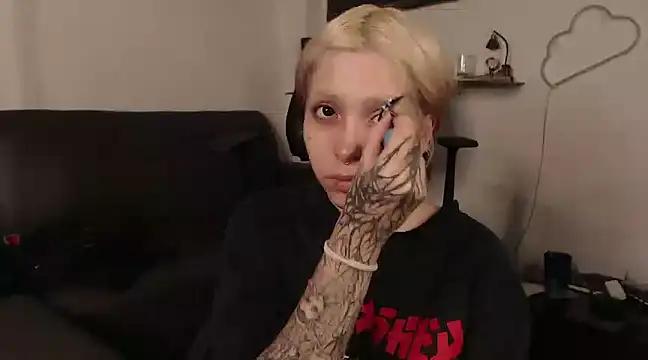 Explore our live girls sluts from our Custom and Multi clubs and checkout exclusive access to highly interactive content, such as shape, hair, titties, pussy type and many more.