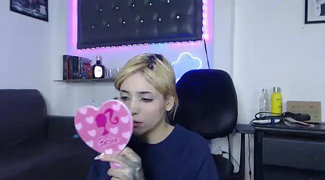 Explore our live girls sluts from our Custom and Multi clubs and checkout exclusive access to highly interactive content, such as shape, hair, titties, pussy type and many more.