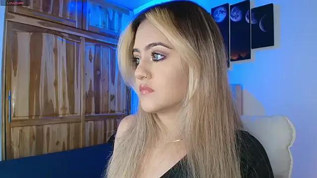 MaryMoon_ from StripChat is Freechat