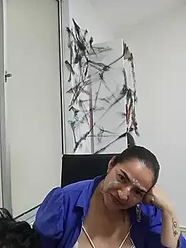 MaryRoze_ from StripChat is Freechat