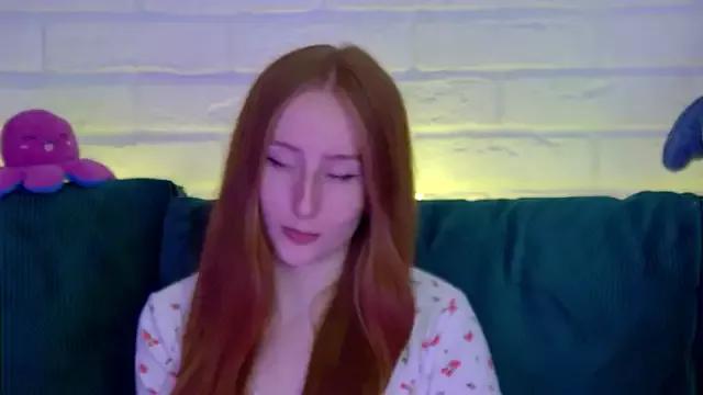 MaryVarum from StripChat is Freechat