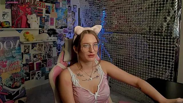 Maryyy_May from StripChat is Freechat