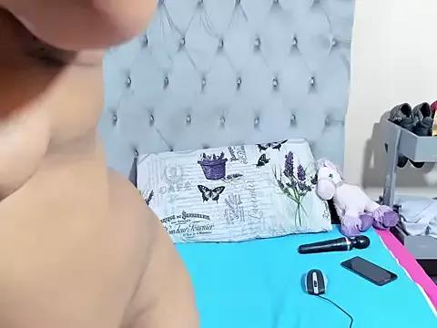 massive_booty25 from StripChat