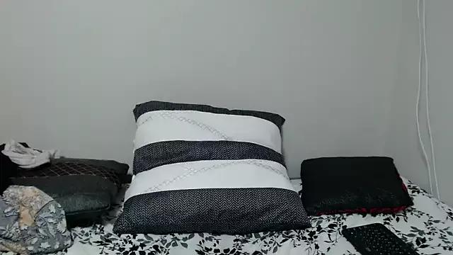 massiveme38 from StripChat is Freechat