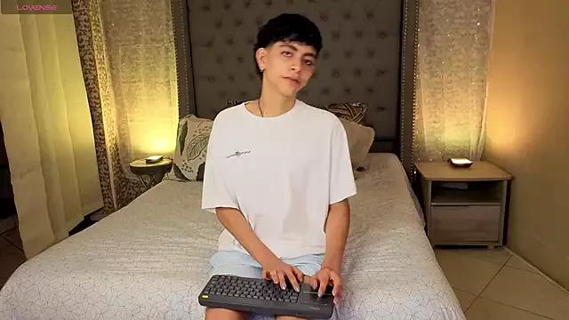 Matty_Sparkk from StripChat